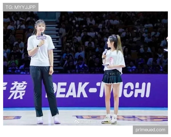 李月汝上场像搬砖机，赛后逛街像去买菜的邻家大姐，这反差我服了